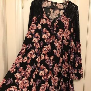 Bebop Short Black Flower Dress Size 1X (16-18)